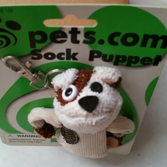 CLOSING NOW 🟥 70%OFF bundle $50 or more🟥 VTG key chain "interview sock puppet"